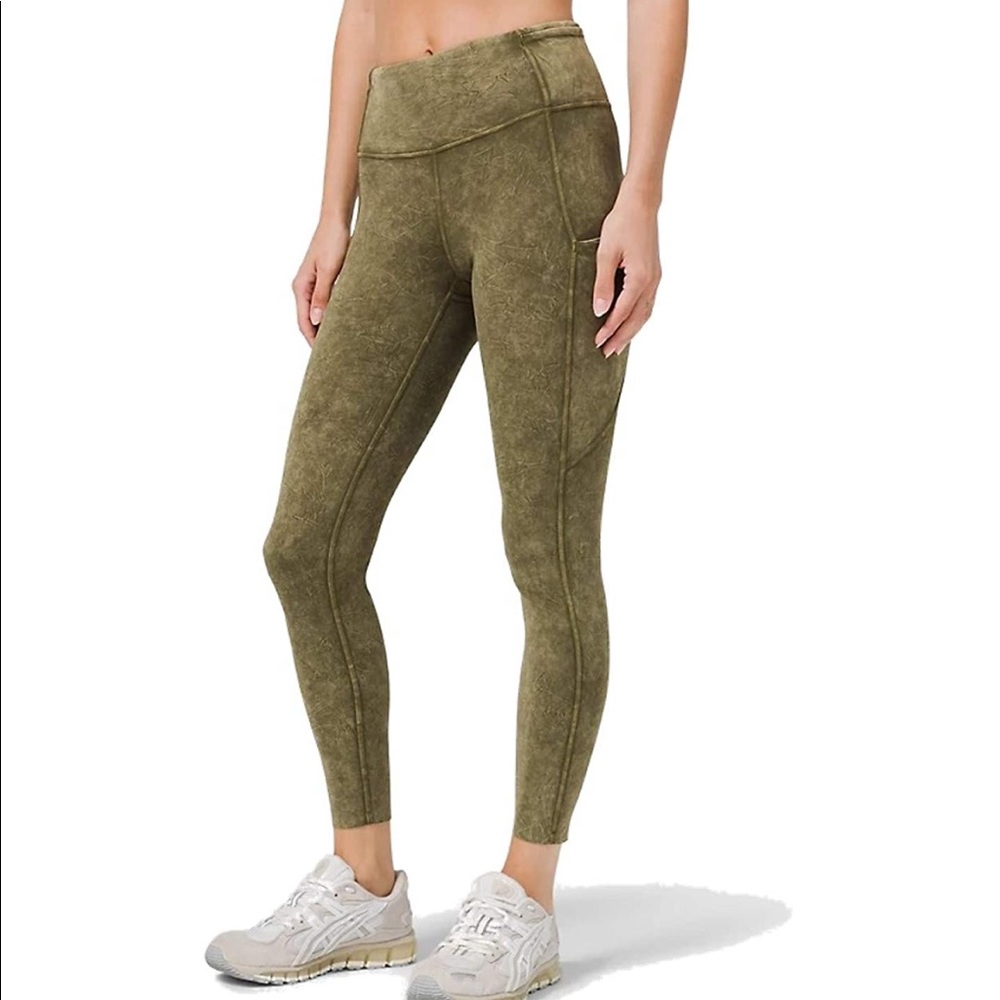 Lululemon leggings 🍋